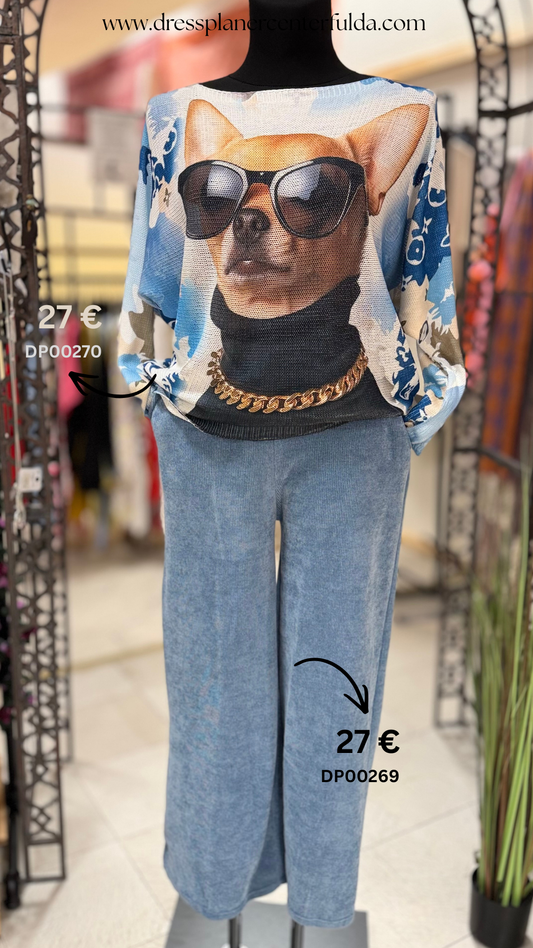 Blaue weite Hose im Cordlook